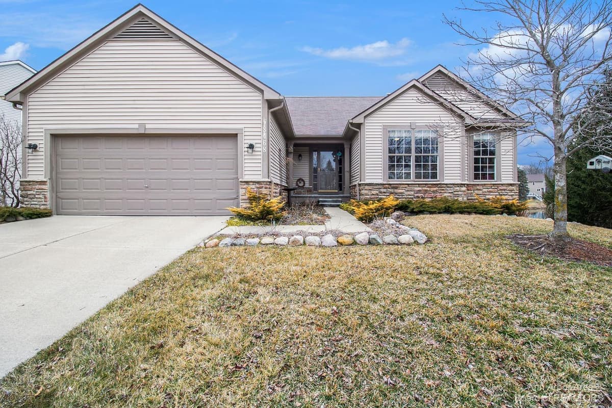 Recently sold home at 8468 Parkridge Drive