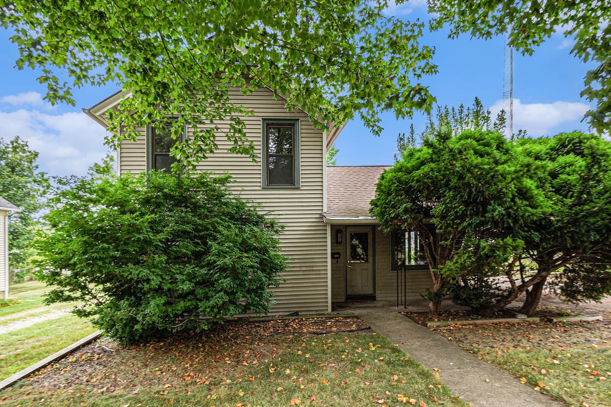 Recently sold home at 220 W Middle Street