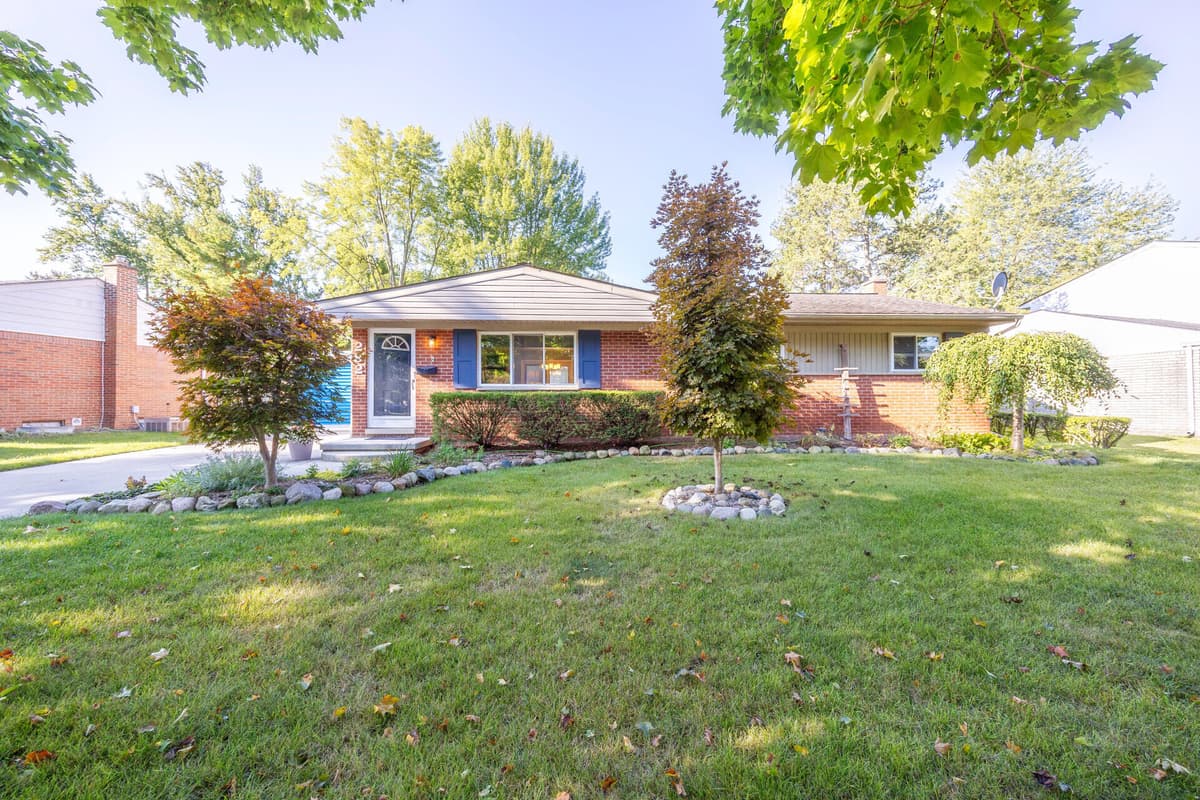 Recently sold home at 282 Nichols Drive