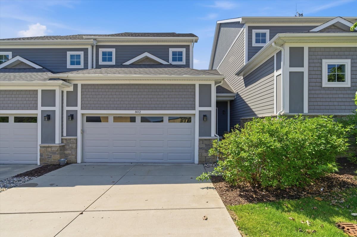 Recently sold home at 108 E Henry Street #802